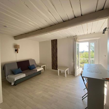 Studio 2 personnes vue marais salant parking et terrasse proche commodité Hyères Extérieur photo
