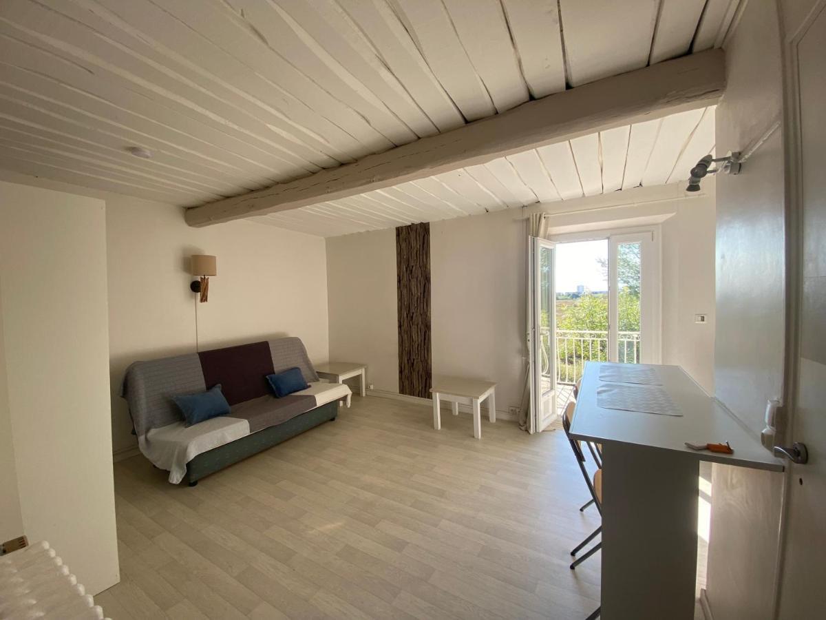 Studio 2 personnes vue marais salant parking et terrasse proche commodité Hyères Extérieur photo